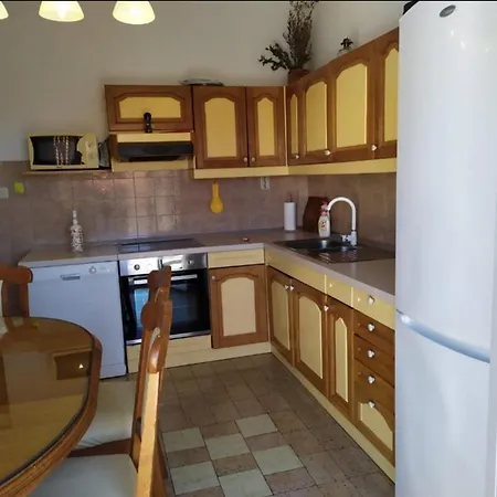 Apartman Edo * Podgora (Split-Dalmatia)